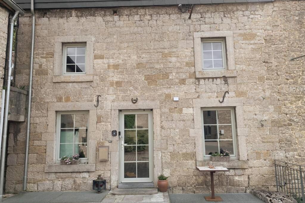 Villa Au Bord Du Ny Hotton Exterior foto